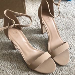 never been worn nude heels